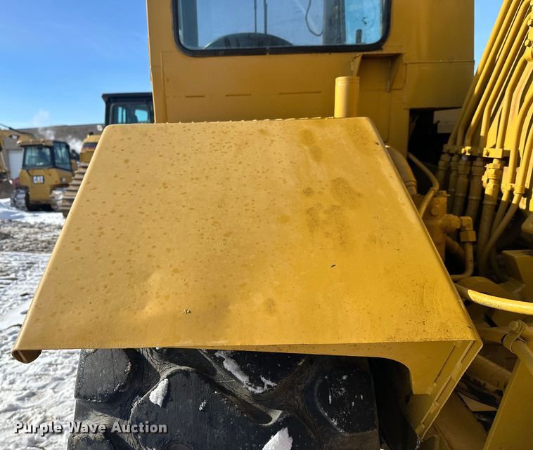 image for item FK1541 1990 Caterpillar 613C elevating scraper