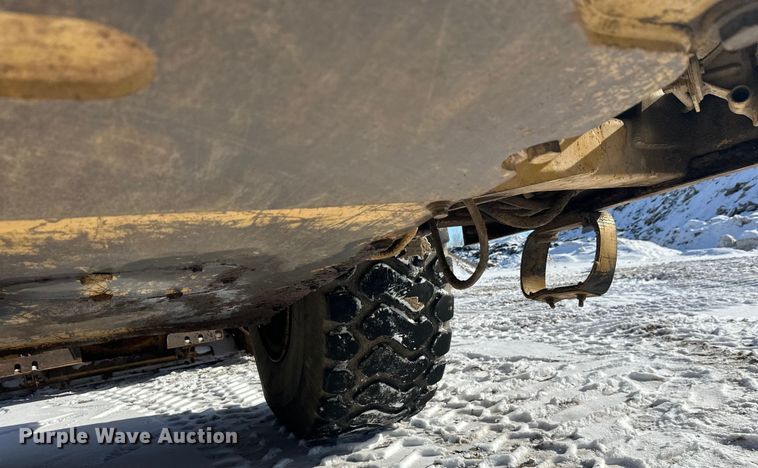 image for item FK1541 1990 Caterpillar 613C elevating scraper