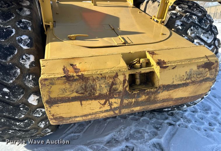 image for item FK1541 1990 Caterpillar 613C elevating scraper