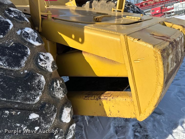 image for item FK1541 1990 Caterpillar 613C elevating scraper