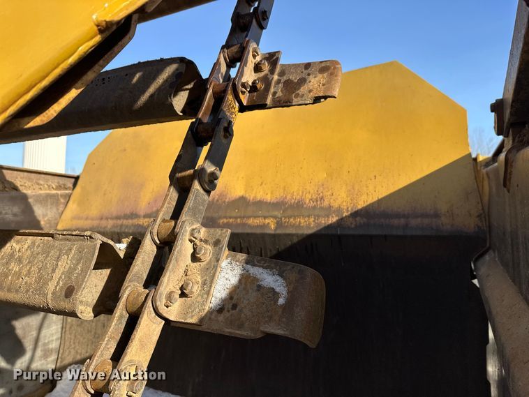 image for item FK1541 1990 Caterpillar 613C elevating scraper