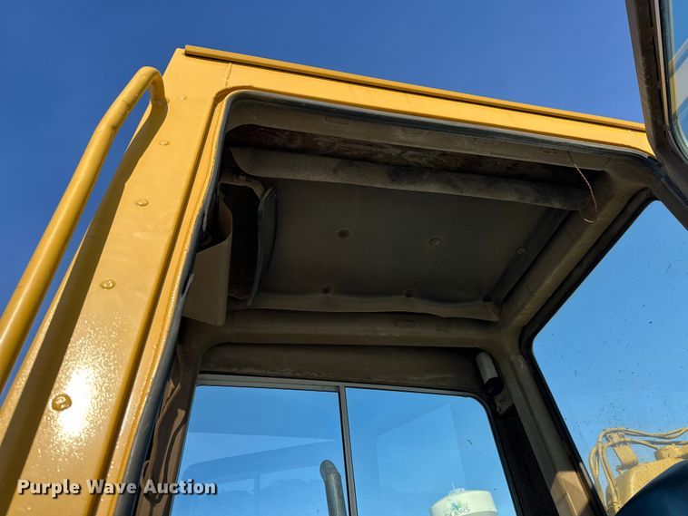 image for item FK1541 1990 Caterpillar 613C elevating scraper