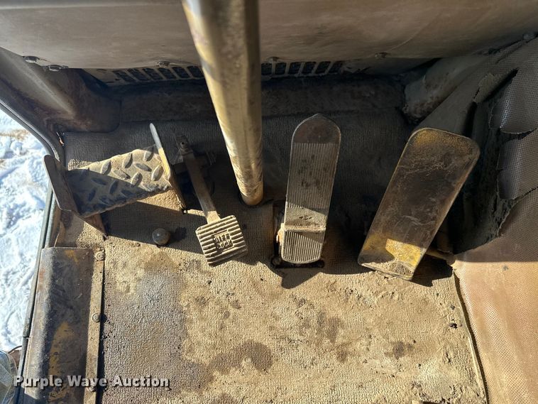 image for item FK1541 1990 Caterpillar 613C elevating scraper