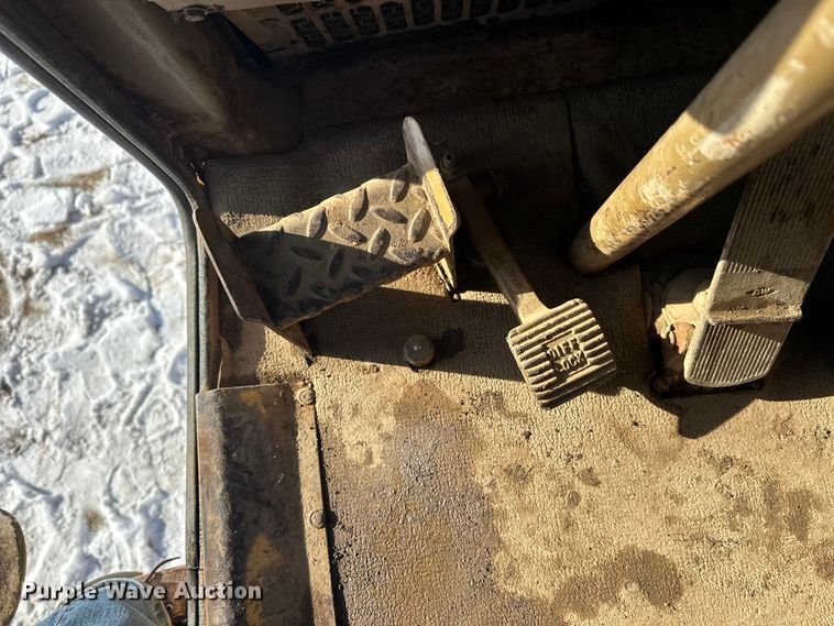 image for item FK1541 1990 Caterpillar 613C elevating scraper