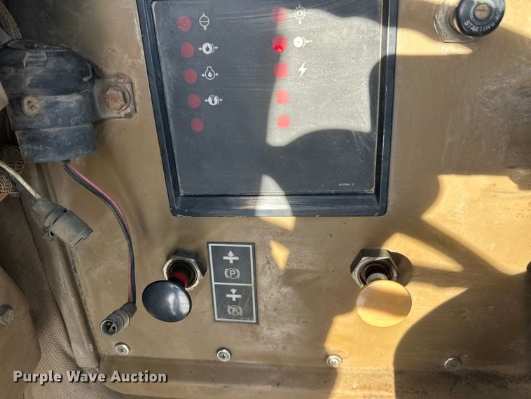 image for item FK1541 1990 Caterpillar 613C elevating scraper