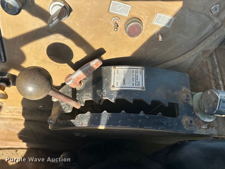 image for item FK1541 1990 Caterpillar 613C elevating scraper