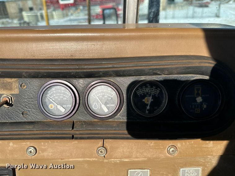 image for item FK1541 1990 Caterpillar 613C elevating scraper