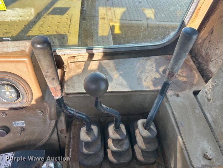 image for item FK1541 1990 Caterpillar 613C elevating scraper