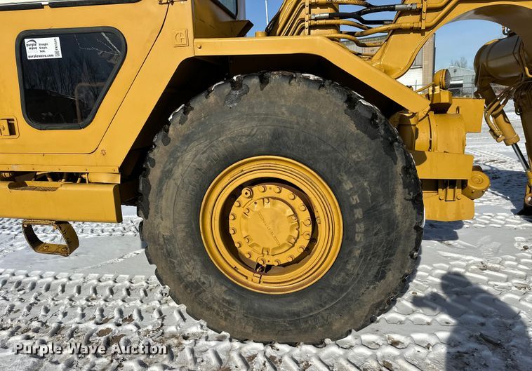 image for item FK1541 1990 Caterpillar 613C elevating scraper