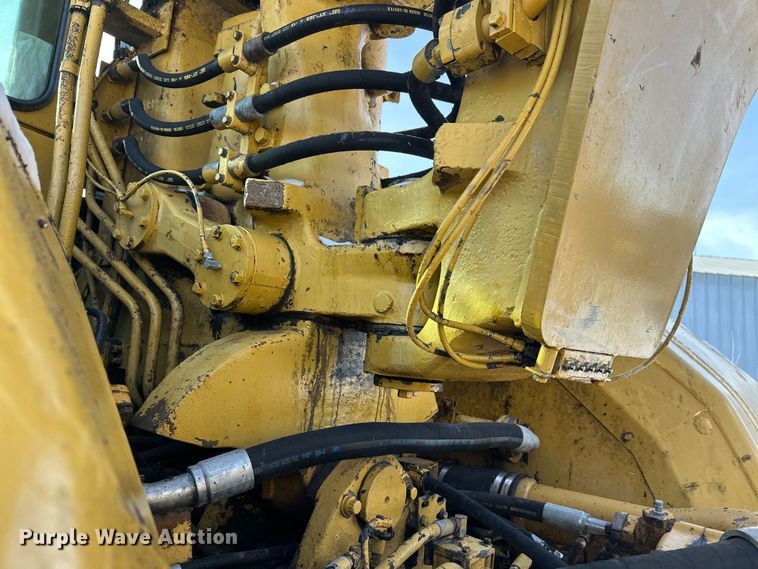 image for item FK1542 1987 Caterpillar 627E conventional scraper 