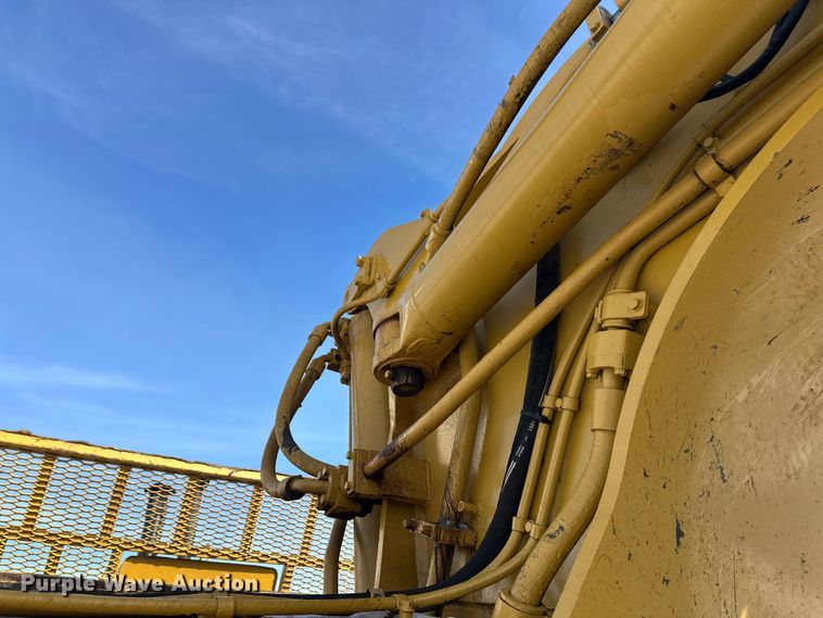 image for item FK1542 1987 Caterpillar 627E conventional scraper 