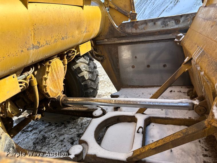 image for item FK1542 1987 Caterpillar 627E conventional scraper 