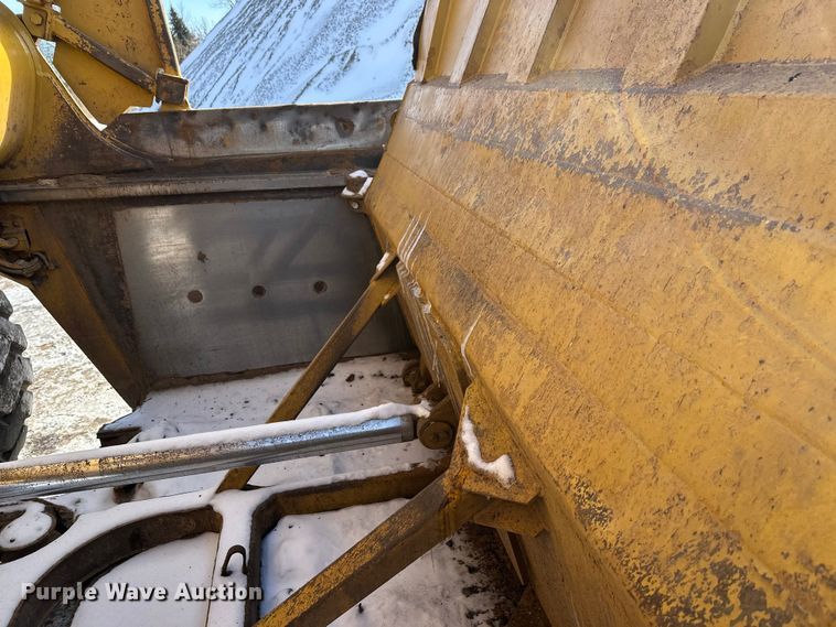 image for item FK1542 1987 Caterpillar 627E conventional scraper 