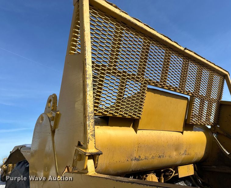 image for item FK1542 1987 Caterpillar 627E conventional scraper 