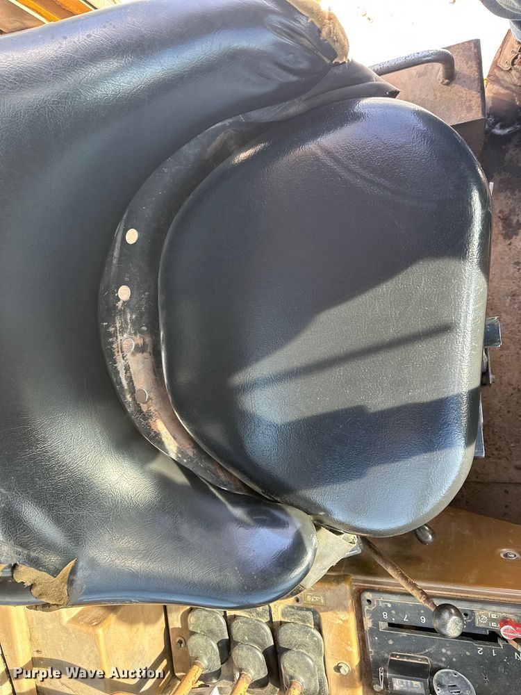 image for item FK1542 1987 Caterpillar 627E conventional scraper 