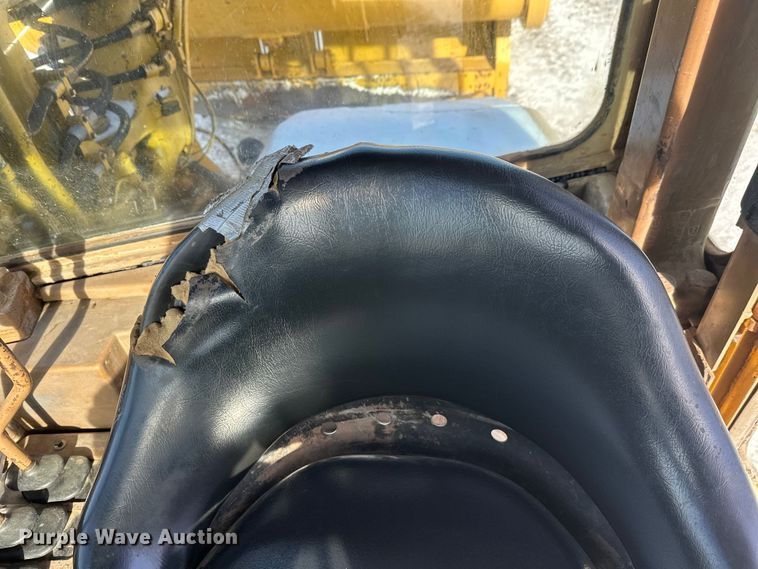 image for item FK1542 1987 Caterpillar 627E conventional scraper 