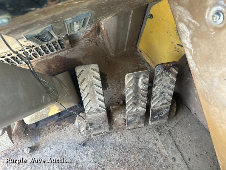 image for item FK1542 1987 Caterpillar 627E conventional scraper 