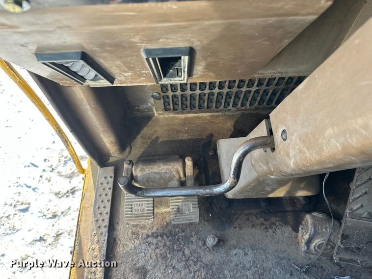 image for item FK1542 1987 Caterpillar 627E conventional scraper 