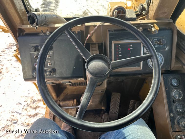 image for item FK1542 1987 Caterpillar 627E conventional scraper 