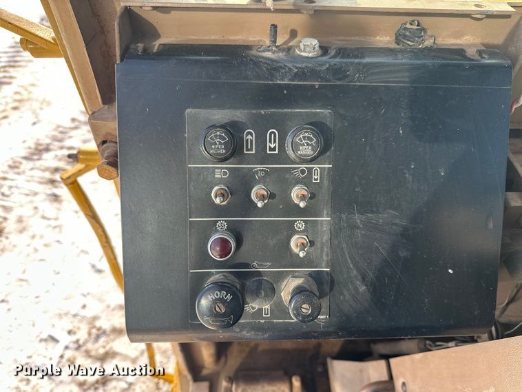 image for item FK1542 1987 Caterpillar 627E conventional scraper 