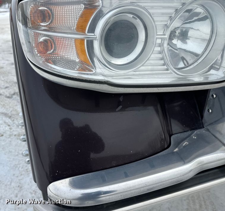 image for item FK1543 2015 Peterbilt 389 semi truck