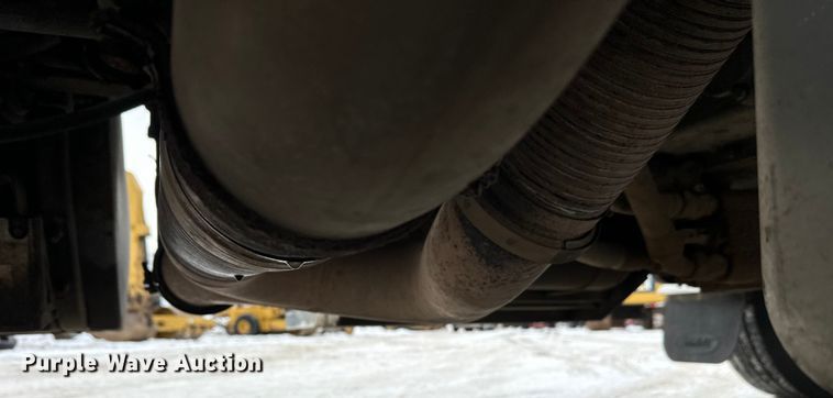 image for item FK1543 2015 Peterbilt 389 semi truck