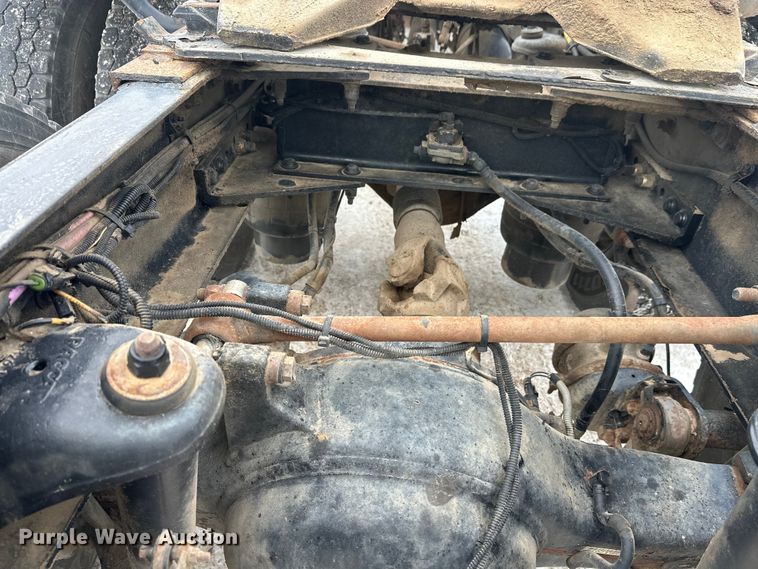 image for item FK1543 2015 Peterbilt 389 semi truck