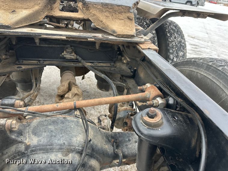 image for item FK1543 2015 Peterbilt 389 semi truck