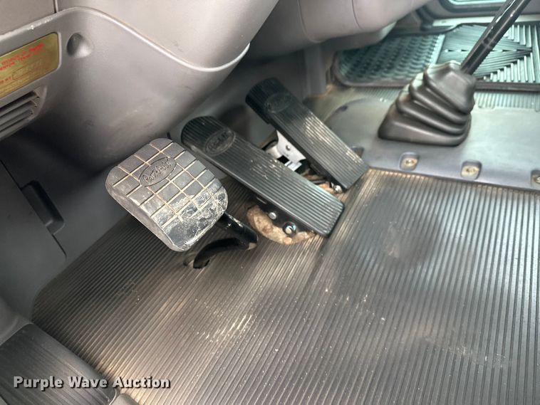 image for item FK1543 2015 Peterbilt 389 semi truck