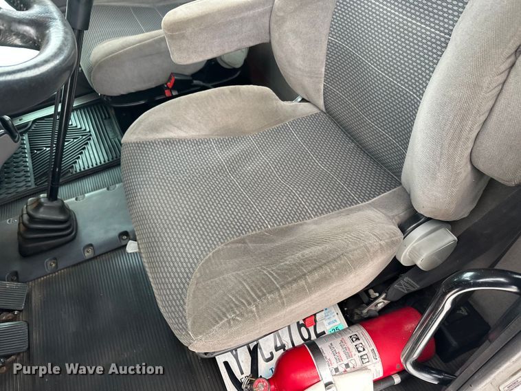 image for item FK1543 2015 Peterbilt 389 semi truck