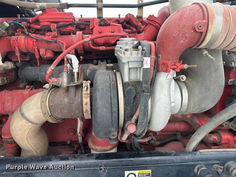 image for item FK1543 2015 Peterbilt 389 semi truck