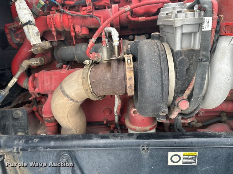 image for item FK1543 2015 Peterbilt 389 semi truck