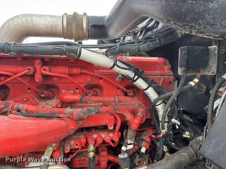 image for item FK1543 2015 Peterbilt 389 semi truck