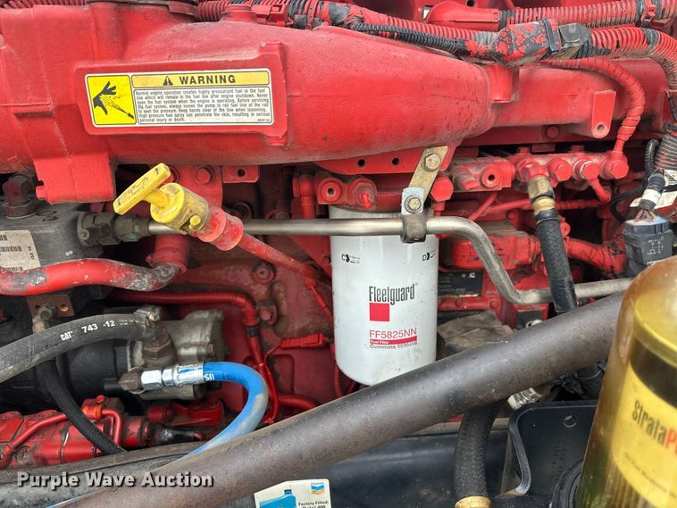 image for item FK1543 2015 Peterbilt 389 semi truck