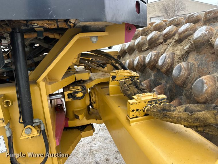 image for item FK1544 2010 Caterpillar CP56 single drum vibratory roller