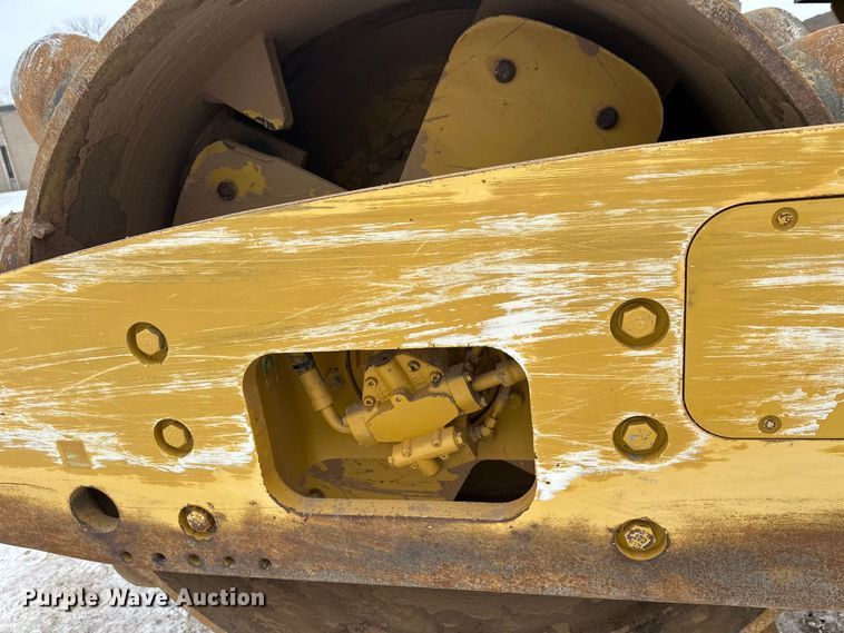 image for item FK1544 2010 Caterpillar CP56 single drum vibratory roller