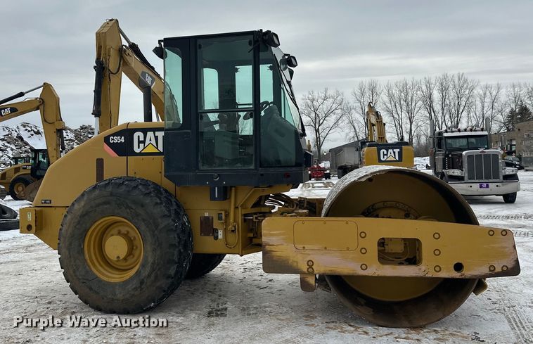 image for item FK1545 Caterpillar CS54 single drum vibratory roller