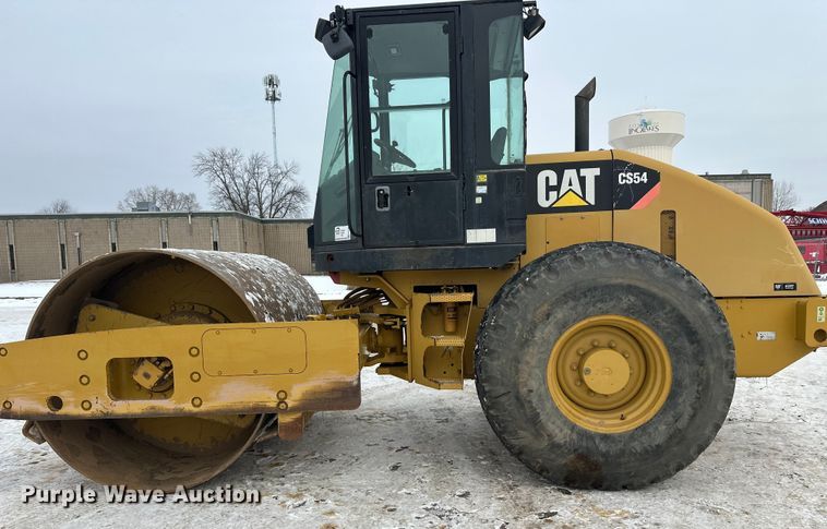 image for item FK1545 Caterpillar CS54 single drum vibratory roller