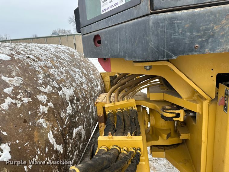 image for item FK1545 Caterpillar CS54 single drum vibratory roller