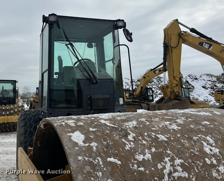 image for item FK1545 Caterpillar CS54 single drum vibratory roller