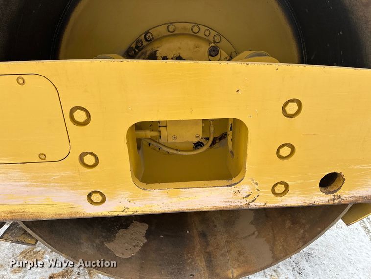 image for item FK1545 Caterpillar CS54 single drum vibratory roller
