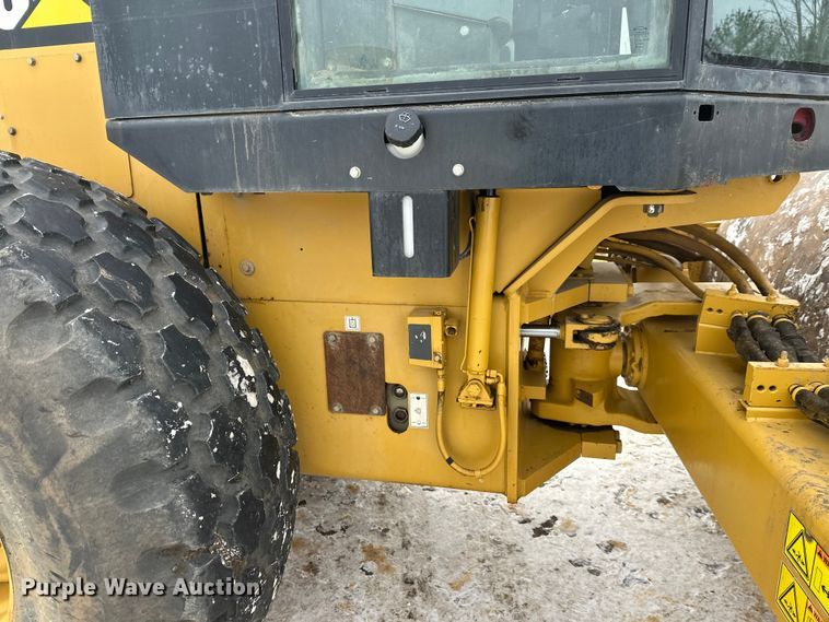 image for item FK1545 Caterpillar CS54 single drum vibratory roller