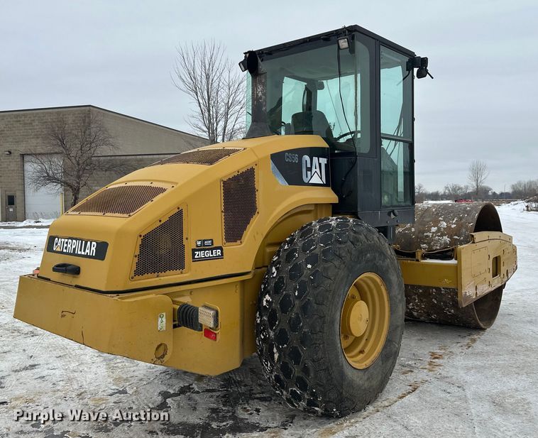 image for item FK1546 2008 Caterpillar CS56 single drum vibratory roller