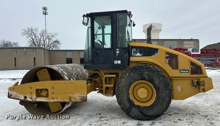 image for item FK1546 2008 Caterpillar CS56 single drum vibratory roller