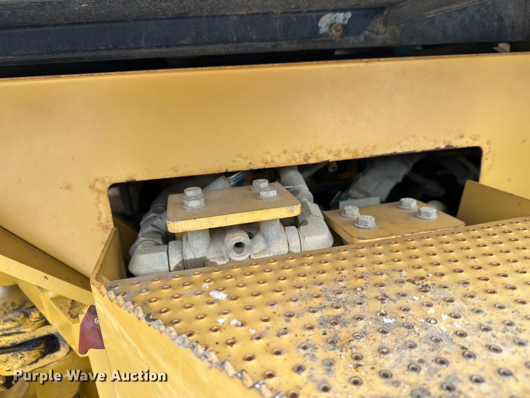 image for item FK1546 2008 Caterpillar CS56 single drum vibratory roller