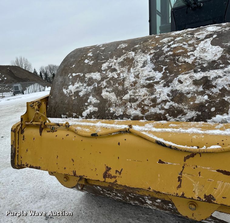 image for item FK1546 2008 Caterpillar CS56 single drum vibratory roller