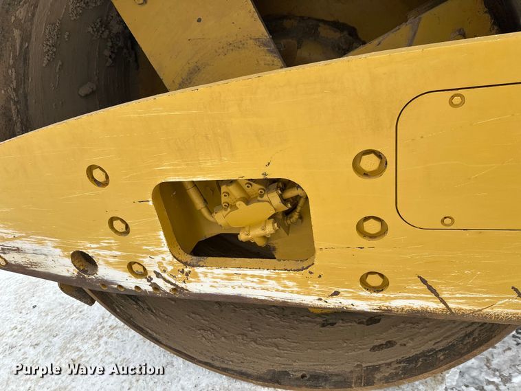 image for item FK1546 2008 Caterpillar CS56 single drum vibratory roller