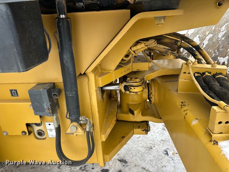 image for item FK1546 2008 Caterpillar CS56 single drum vibratory roller