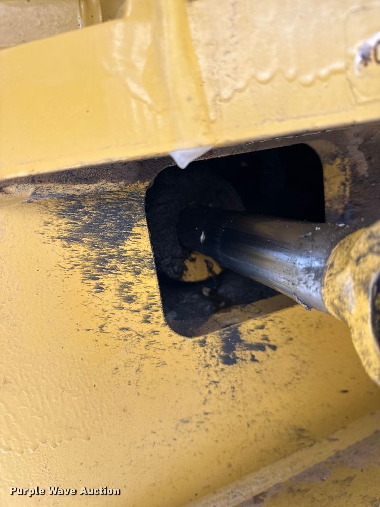 image for item FK1546 2008 Caterpillar CS56 single drum vibratory roller