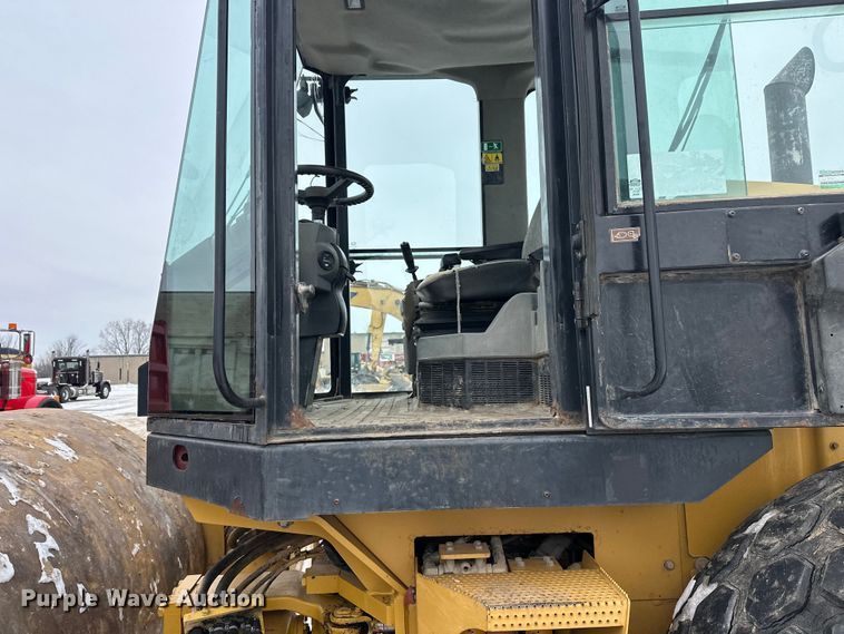 image for item FK1546 2008 Caterpillar CS56 single drum vibratory roller